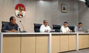 Ketua KPK Setyo Budiyanto (kedua dari kiri)