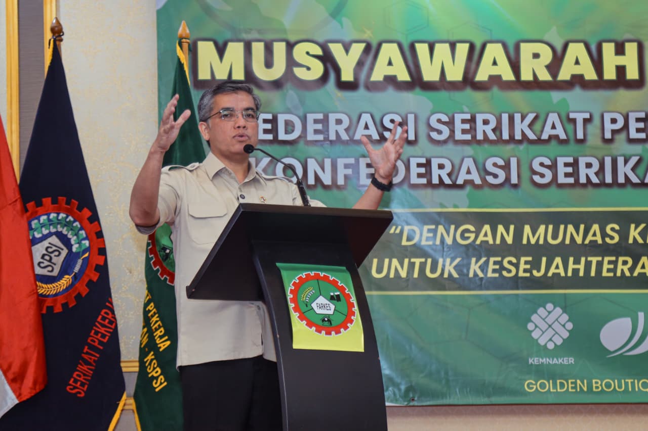 Menaker Hubungan Industrial Harus Naik Kelas agar Pekerja Tak Tertinggal oleh AI