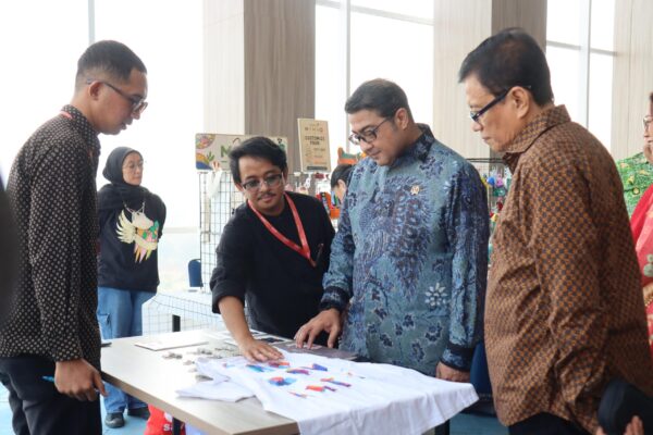 Menteri Ekraf Teuku Riefky Harsya Re Rasa International Poster Biennale