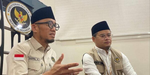 Menteri Haji dan Umrah Mochamad Irfan Yusuf dan Wakil Menteri Dahnil Anzar Simanjuntak (Foto Kemenhaj)