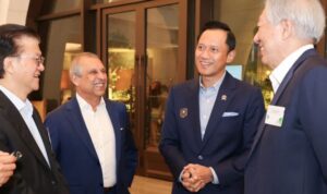 Menteri Koordinator Bidang Infrastruktur dan Pembangunan Kewilayahan Agus Harimurti Yudhoyono di Singapura (Foto Istimewa) Menteri Koordinator Bidang Infrastruktur dan Pembangunan Kewilayahan Agus Harimurti Yudhoyono di Singapura (Foto Istimewa)