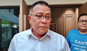 Menteri Lingkungan Hidup Jumhur Hidayat Menteri Lingkungan Hidup Jumhur Hidayat