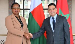 Menteri Luar Negeri Kerja Sama Afrika dan Warga Maroko di Luar Negeri Nasser Bourita dan Menteri Luar Negeri Republik Madagaskar Alice N’Diaye (Foto Kerajaan Maroko)