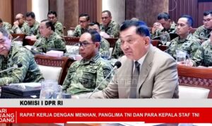Menteri Pertahanan (Menhan) Sjafrie Sjamsoeddin (Jas Cream) (Tangkapan layar dari YouTube DPR)