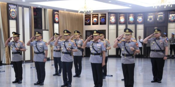 Pelantikan dan Sertijab pejabat utama Mabes Polri dan Kapolda (Foto Dok Humas Polri)