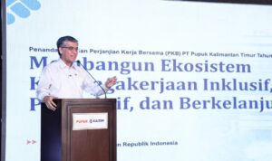 Menaker Soroti Rendahnya Pemanfaatan AI di Indonesia, Dorong Kesiapan Tenaga Kerja Nasional Pemanfaatan AI di Indonesia Masih Rendah Menaker Pekerja Harus Siap Hadapi Perkembangan Teknologi