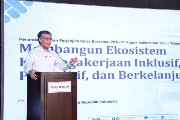 Pemanfaatan AI di Indonesia Masih Rendah Menaker Pekerja Harus Siap Hadapi Perkembangan Teknologi