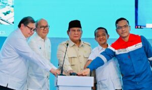 Peresmian proyek hilirisasi nasional fase II oleh Presiden Prabowo Subianto (Foto Biro Pers Sekretariat Presiden) Peresmian proyek hilirisasi nasional fase II oleh Presiden Prabowo Subianto (Foto Biro Pers Sekretariat Presiden)