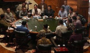 Presiden Prabowo Subianto memimpin rapat terbatas di Hambalang (Foto Instagram)