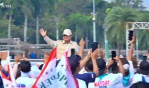 Presiden Prabowo Subianto menghadiri peringatan Hari Buruh di Monas Jakarta (Foto Sekretariat Presiden)