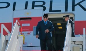 Presiden Prabowo Subianto tiba di Bandara Orly Paris Prancis dalam rangkaian kunjungan kenegaraan pada Selasa Mei sekitar pukul waktu setempat (foto BPMI Setpres) Presiden Prabowo Subianto tiba di Bandara Orly Paris Prancis dalam rangkaian kunjungan kenegaraan pada Selasa Mei sekitar pukul waktu setempat (foto BPMI Setpres)