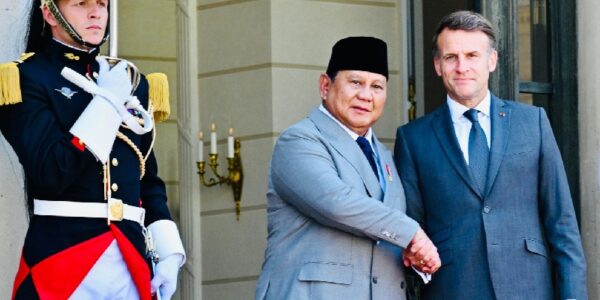 Presiden Prancis Emmanuel Macron dan Presiden RI Prabowo Subianto (Foto Biro Pers Media dan Informasi Sekretariat Presiden)
