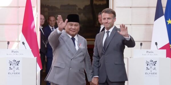 Presiden RI Prabowo Subianto bersama Presiden Prancis Emmanuel Macron (Foto Setpres)