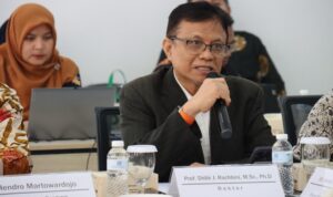 Prof Didik J Rachbini candid
