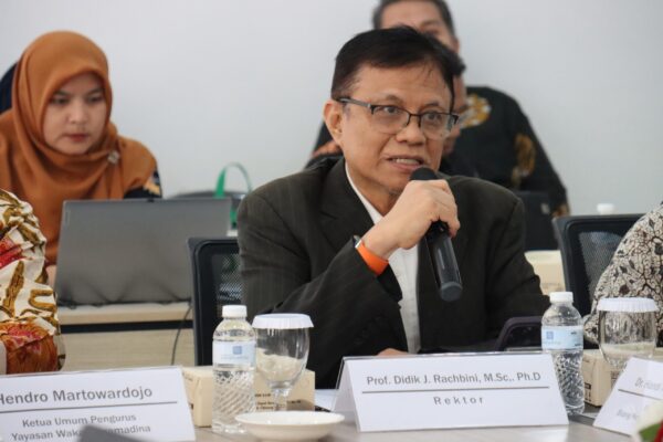 Prof Didik J Rachbini candid