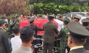 Suasana kedatangan Jenazah Almarhum eks Menhan Jenderal TNI (Purn) Ryamizard Ryacudu di Taman Makam Pahlawan (TMP) Kalibata Jakarta Selatan pada Senin siang Juni Suasana kedatangan Jenazah Almarhum eks Menhan Jenderal TNI (Purn) Ryamizard Ryacudu di Taman Makam Pahlawan (TMP) Kalibata Jakarta Selatan pada Senin siang Juni