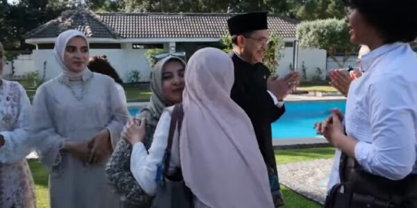 Suasana lebaran haji di Wisma KBRI Madrid Rabu Mei (Foto Tangkapan Layar YouTube)