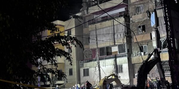 Suasana setelah serangan udara Israel di Dahieh Beirut Lebanon Rabu Mei (Foto EPA)