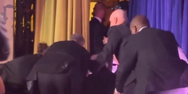 Tangkapan layar dari video evakuasi Presiden AS Donald Trump (Foto X)