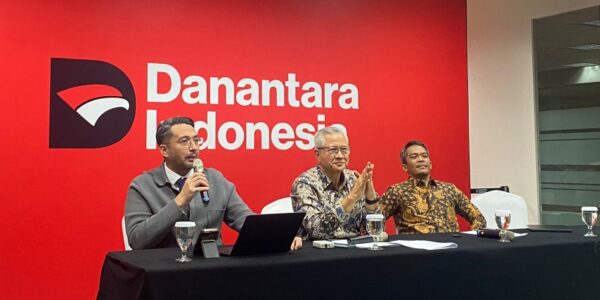 (Tengah) Managing Director Stakeholders Management & Communications Danantara Rohan Hafas