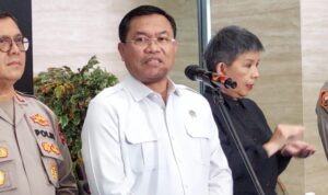 Wakil Kepala Badan Gizi Nasional (BGN) Bidang Operasional Pemenuhan Gizi Sony Sonjaya menyambangi Bareskrim Polri Senin Mei Wakil Kepala Badan Gizi Nasional (BGN) Bidang Operasional Pemenuhan Gizi Sony Sonjaya menyambangi Bareskrim Polri Senin Mei