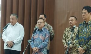 Wakil Ketua DPR RI Sufmi Dasco Ahmad (tengah) Wakil Ketua DPR RI Sufmi Dasco Ahmad (tengah)