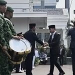 Wakil Presiden RI Gibran Rakabuming Raka saat tiba di Kantor Kementerian Pertahanan (Kemhan) Jakarta Pusat pada Senin Juni