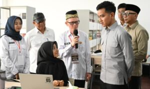 Wakil Presiden (Wapres) Gibran Rakabuming meninjau Sekolah Rakyat Terintegrasi Bandar Lampung (Foto Setwapres) Wakil Presiden (Wapres) Gibran Rakabuming meninjau Sekolah Rakyat Terintegrasi Bandar Lampung (Foto Setwapres)