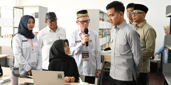 Wakil Presiden (Wapres) Gibran Rakabuming meninjau Sekolah Rakyat Terintegrasi Bandar Lampung (Foto Setwapres)