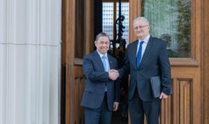 Wamenlu RI Anis Matta dan Deputi Menteri Luar Negeri Rusia Georgy Borisenko (Foto Kemlu RI)