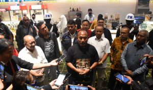 Nonton Film “Taklukan Mimpi” Bersama Pangdam Kasuari, Semoga Menginspirasi Anak-Anak Muda Papua Barat