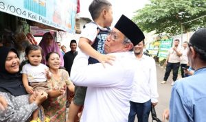 Wali Kota Tangsel Benyamin Serahkan Santunan Kematian Dari Jasa Raharja Ke Korban Kecelakaan Bus di Tegal