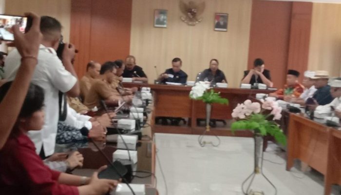Terkait Revitalisasi Pasar, DPRD Fasilitasi Pemkab Jembrana Dan Pedagang