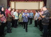 Rapat Koordinasi Perdana Pj. Wali Kota Bekasi R. Gani Muhamad Bersama Para Pejabat Pemerintah Kota Bekasi
