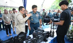 Pemenuhan Alut Unggul TNI AL, Kasal Serahkan Mobile EM Radar Kepada Korps Marinir