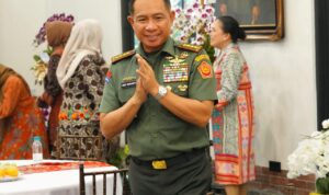 Tanda Rasa Syukur, Panglima TNI Beri Santunan Anak Yatim
