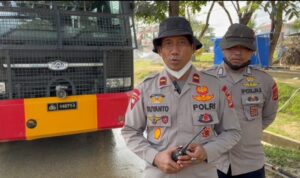 Cegah Dampak Debu Pascabanjir, Polri Bersihkan dan Siram Jalan Utama Aceh Tamiang WhatsApp Image at