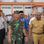 Sinergi Jelang Lebaran, Pangdam Kasuari Dampingi Gubernur Pantau Arus Mudik dan Stabilitas Sembako di Papua Barat WhatsApp Image at