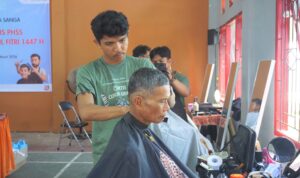 Diserbu Warga! Cukur Gratis PEP Sangasanga Field & PHSS Bikin Antrean Mengular Jelang Lebaran WhatsApp Image at