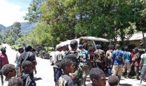 Aparat Gabungan Fasilitasi Penjemputan Jenazah Warga Distrik Nioga WhatsApp Image at