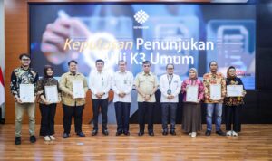 Wujudkan Tempat Kerja Aman, Menaker Yassierli Buka Pembinaan 2.100 Ahli K3 Umum WhatsApp Image at ()