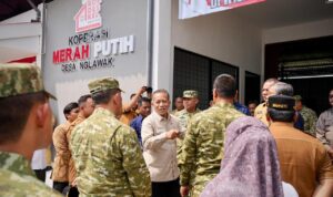 Menteri Koperasi (Menkop) Ferry Juliantono bersama Wakil Panglima TNI Jenderal TNI Tandyo Budi Revita WhatsApp Image at