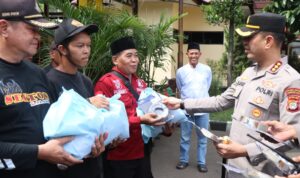Kapolres Metro Tangerang Kota Kombes Pol. Dr. Raden Muhammad Jauhari, S.H., S.I.K., M.Si. terus memperkuat kedekatan dengan masyarakat WhatsApp Image at