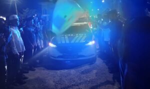 Bupati Aceh Timur Iskandar Usman Al-Farlaky S.H.I..M.S.I dan Wakil Bupati Aceh Timur T.Zainal Abidin S.Pd.I..M.H melepas peserta Pawai WhatsApp Image at