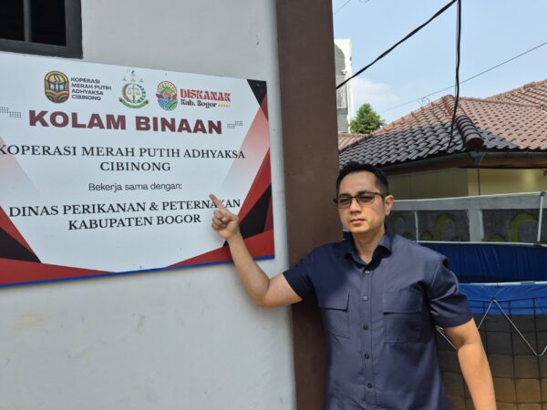 Tak Hanya Tegakkan Hukum, Kajari Bogor Bangun Mesin Pendapatan Pegawai Lewat Kolam Lele WhatsApp Image at