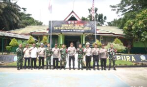 Kapolres Sanggau dan Satgas Pamtas Perkuat Pengamanan Perbatasan RI-Malaysia WhatsApp Image at