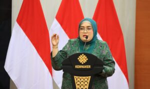 Jangan Terburu-buru Teken Kontrak, Ini Pesan Penting Kemnaker untuk Pekerja WhatsApp Image at ()