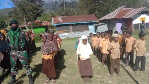 Satgas Kodim Yalimo Yonif RK 751/VJS Ajarkan Generasi Muda Melalui Wawasan Kebangsaan Dan Baris Berbaris
