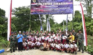 Aksi Nyata TNI AL di Distrik Bonggo: Jembatan Baru untuk Konektivitas dan Pemberdayaan Masyarakat acd d d b effeb