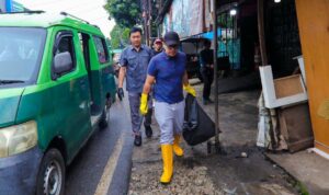 Soroti Kebiasaan Buang Sampah Liar, Wakil Wali Kota Tangsel Ajak Warga Jaga Kebersihan Jalan abdeba ff e b aaa